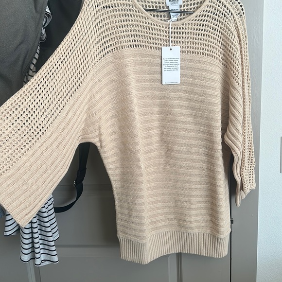 Brand New Sweater - Picture 1 of 5